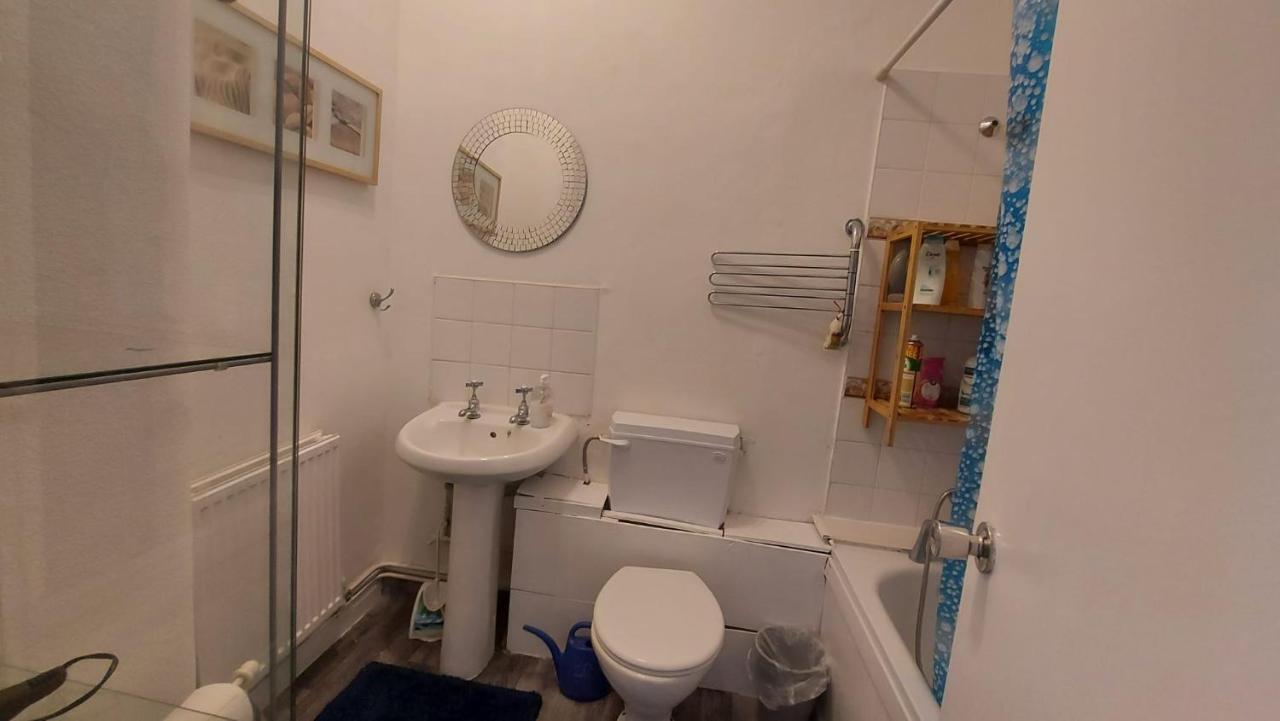 Extra Large One Bedroom Flat With Parking 伦敦 外观 照片
