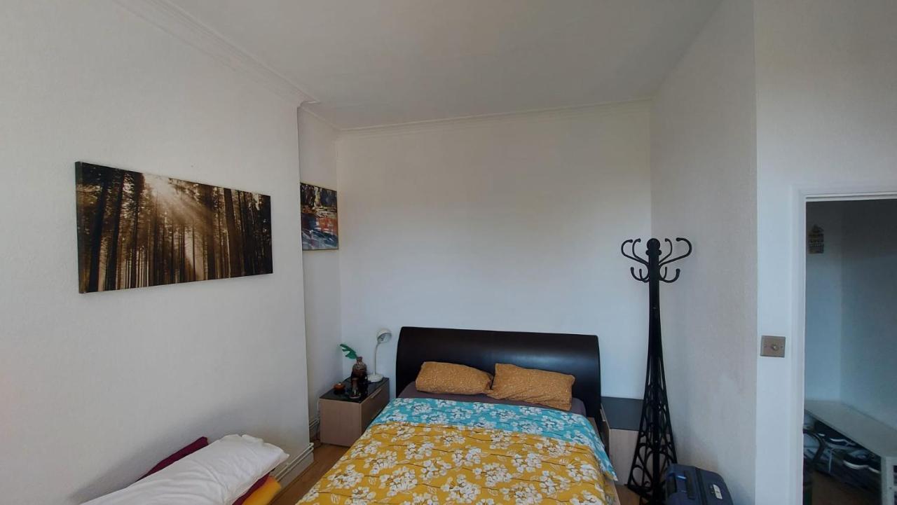 Extra Large One Bedroom Flat With Parking 伦敦 外观 照片