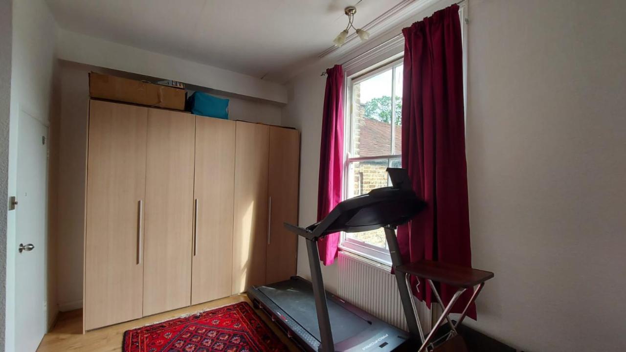 Extra Large One Bedroom Flat With Parking 伦敦 外观 照片