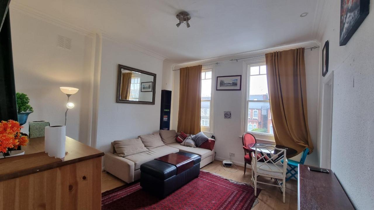 Extra Large One Bedroom Flat With Parking 伦敦 外观 照片