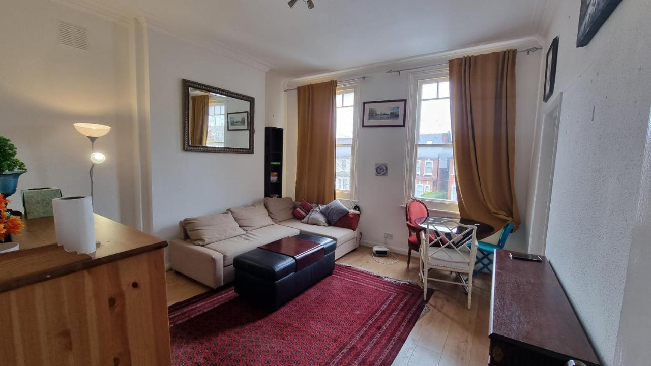 Extra Large One Bedroom Flat With Parking 伦敦 外观 照片