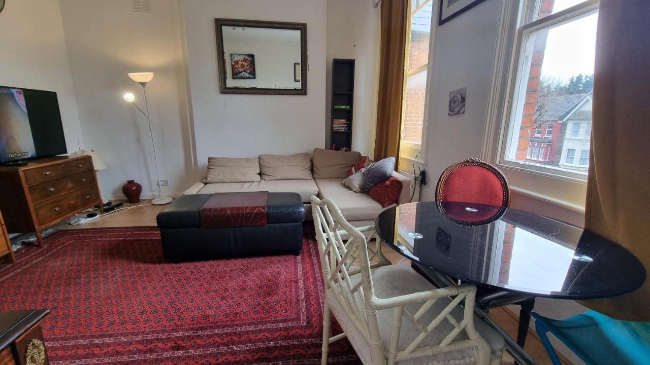 Extra Large One Bedroom Flat With Parking 伦敦 外观 照片