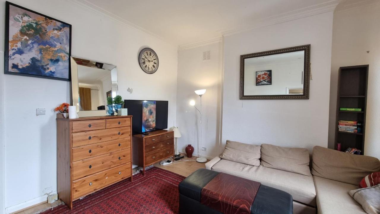 Extra Large One Bedroom Flat With Parking 伦敦 外观 照片