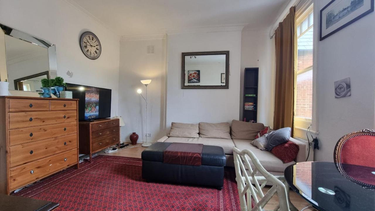 Extra Large One Bedroom Flat With Parking 伦敦 外观 照片
